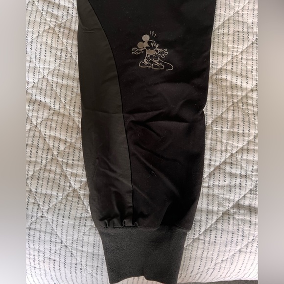 DINSEY X FIGS COLLAB - Picture 7 of 16